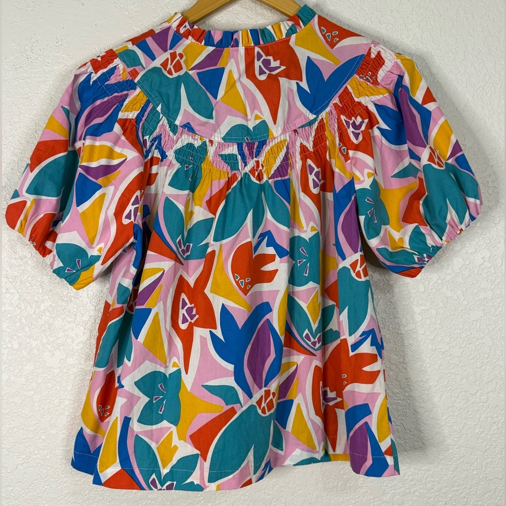 NWT Fate colorful tropical print smocked detail blouse tropical vacation beach - Picture 4 of 8